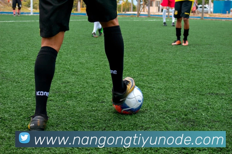 莱奥屡屡错失良机推射被扑单刀机会与包抄均未能把握