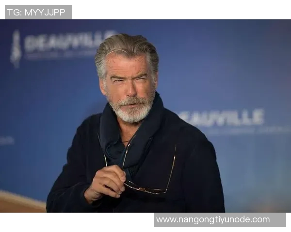 皮尔斯坦言第一次约会不亲吻女孩坚持原则展现绅士风度