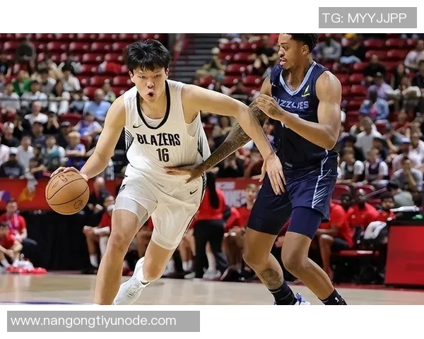 杨瀚森感受世界顶尖运动员的震撼瞬间仿佛置身于虚拟游戏中